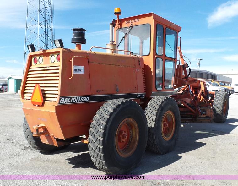 image for item L6260 1994 Galion 830 motor grader