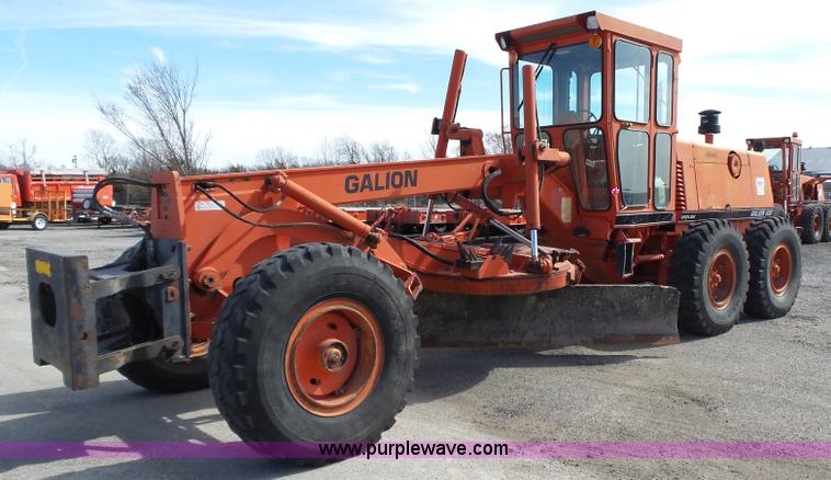 image for item L6261 1995 Galion 830 motor grader