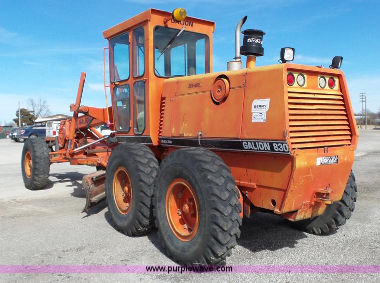 image for item L6261 1995 Galion 830 motor grader