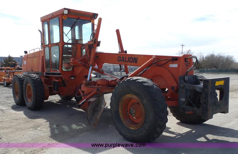 image for item L6261 1995 Galion 830 motor grader