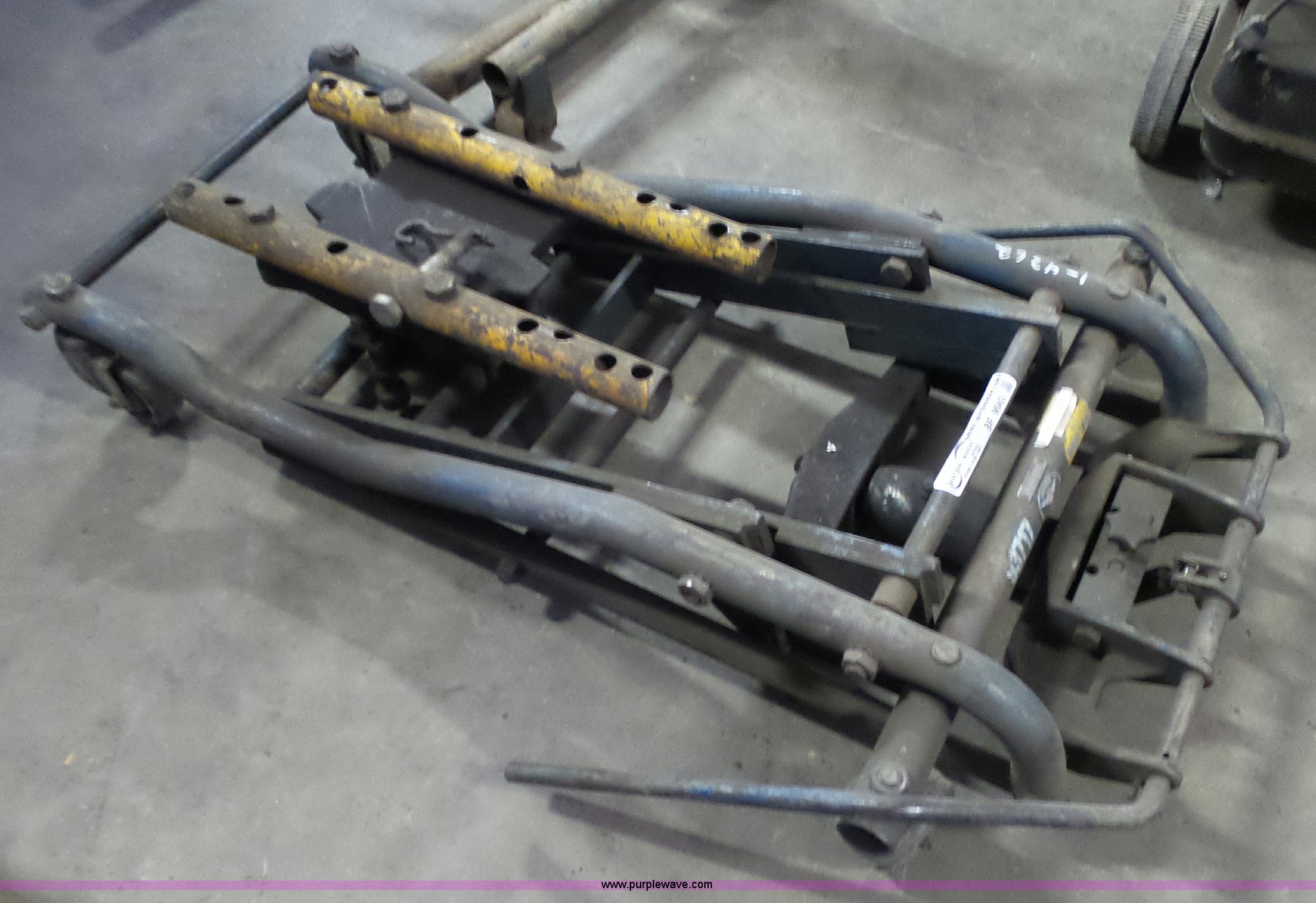 1984 Lincoln 93717 transmission jack in Topeka, KS Item BF9043 sold