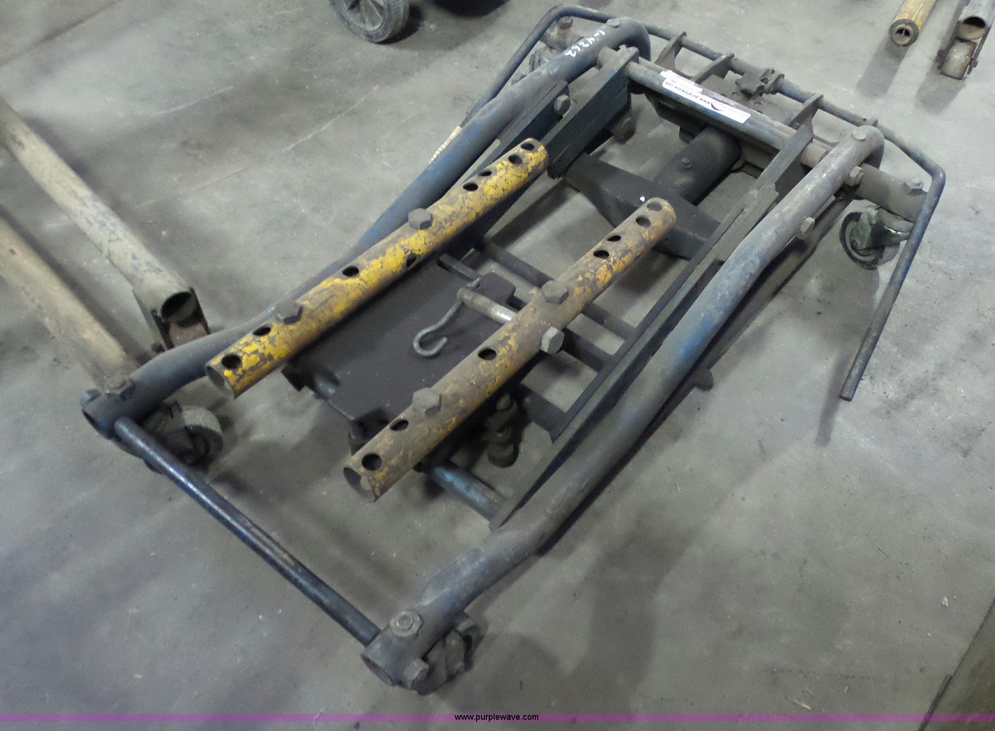 1984 Lincoln 93717 transmission jack in Topeka, KS Item BF9043 sold