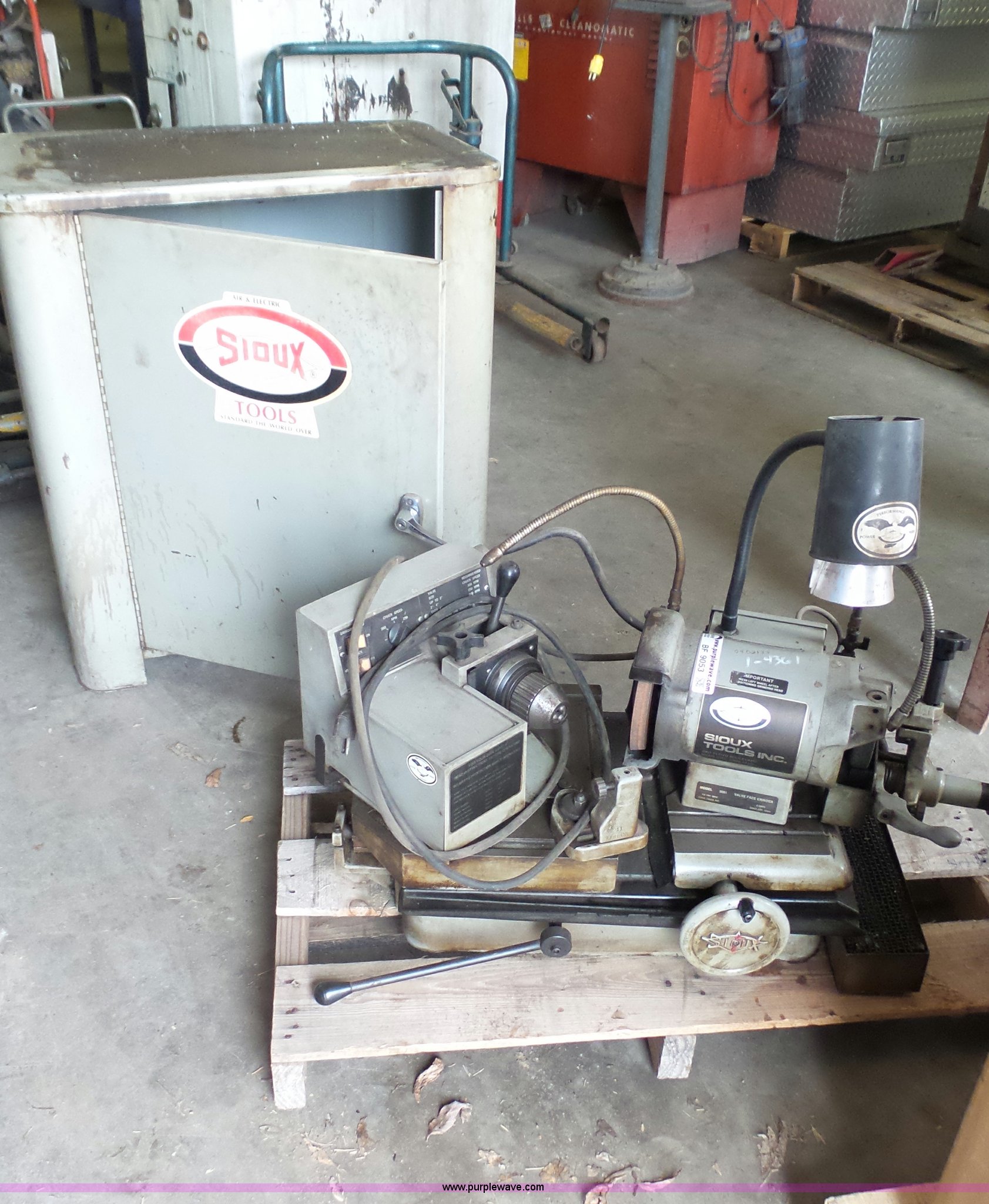 1984 Sioux 2001 valve grinder in Topeka, KS Item BF9053 sold Purple