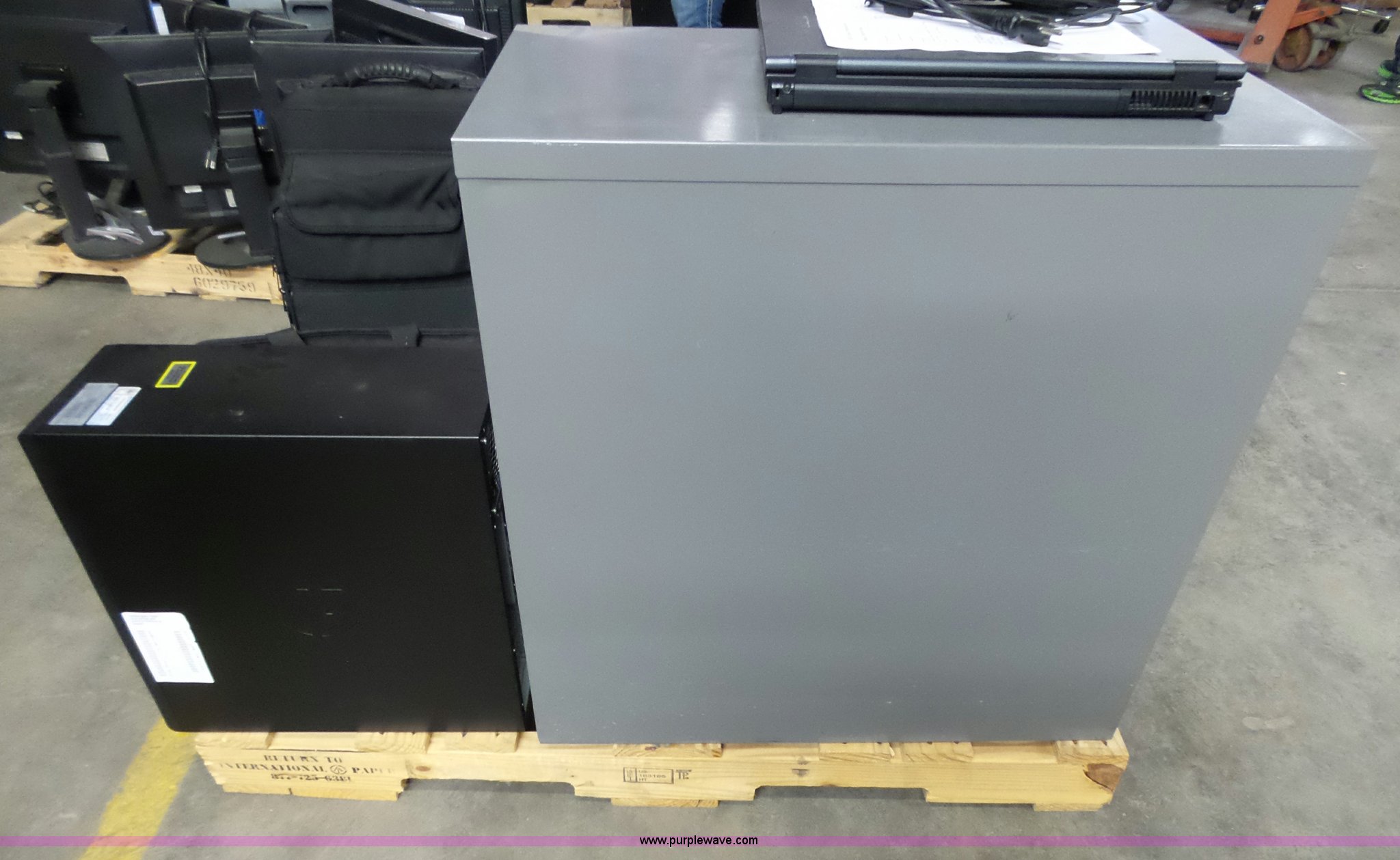 Assorted office supplies in Topeka, KS Item BT9340 sold Purple Wave