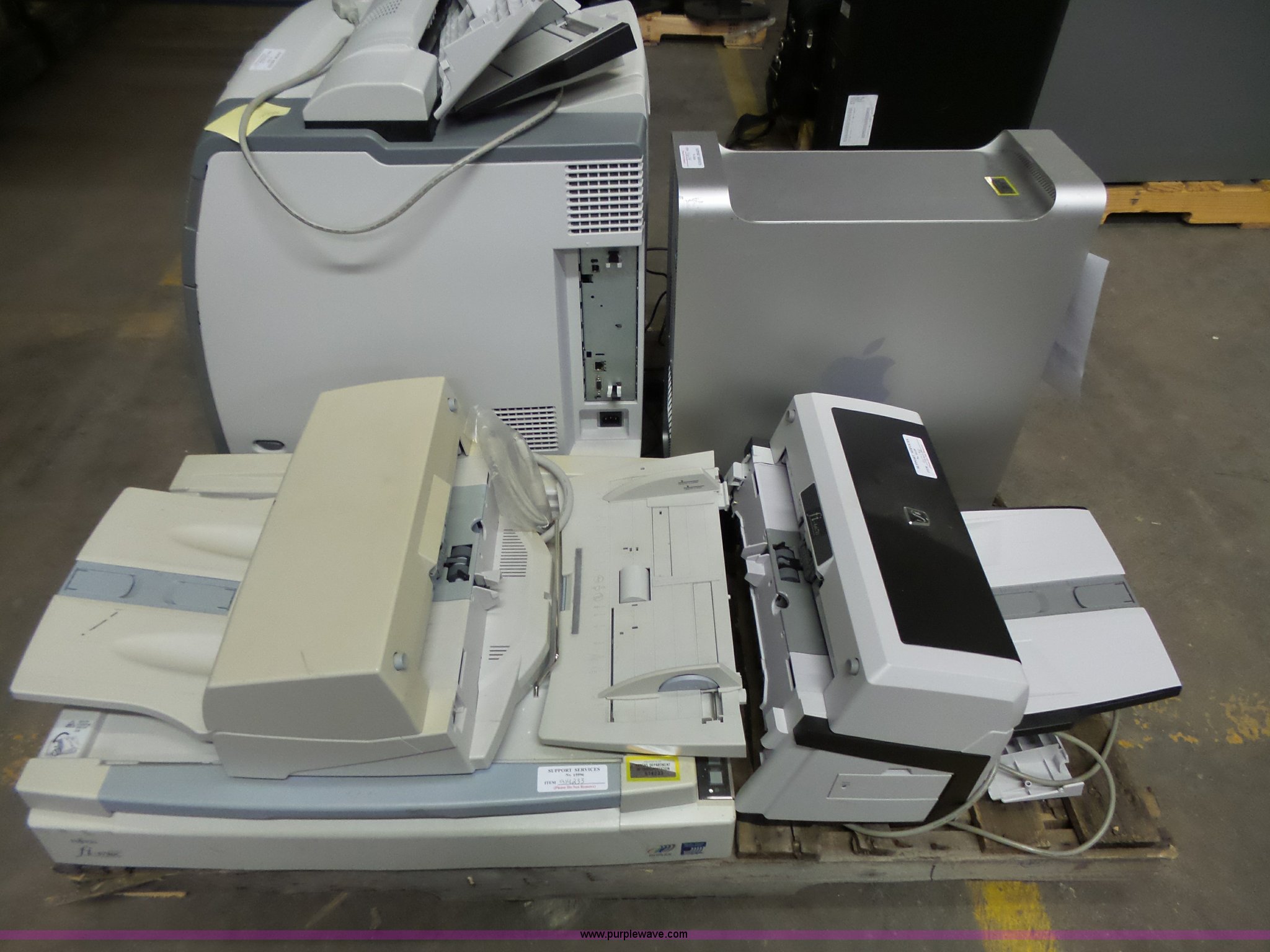 Assorted electronics in Topeka, KS | Item BT9341 sold | Purple Wave