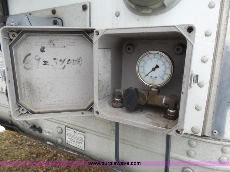 image for item AL9223 2005 Great Dane TR refrigerated trailer