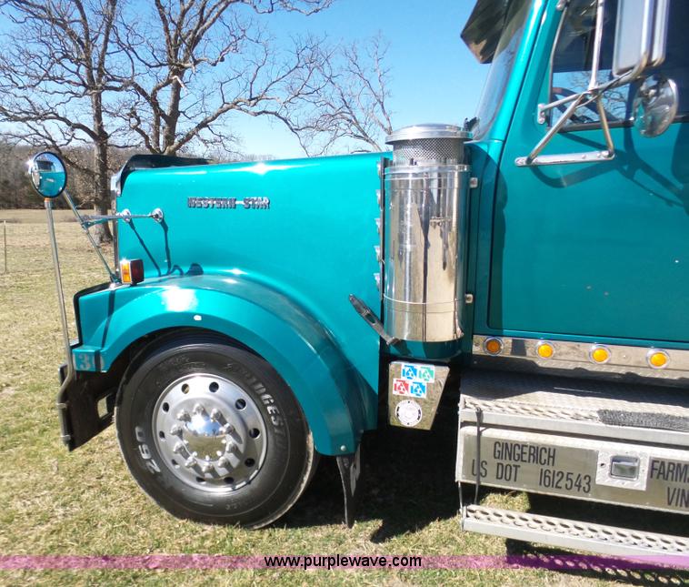 image for item AX9236 2006 Western Star 4900EX semi truck