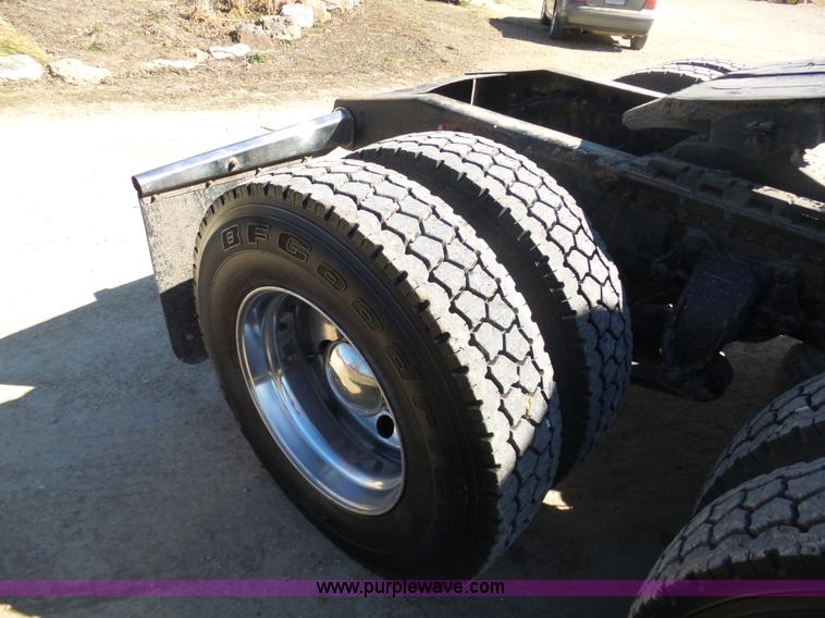 image for item AX9236 2006 Western Star 4900EX semi truck