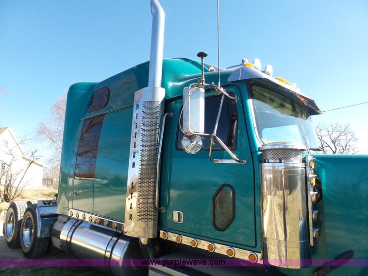 image for item AX9236 2006 Western Star 4900EX semi truck