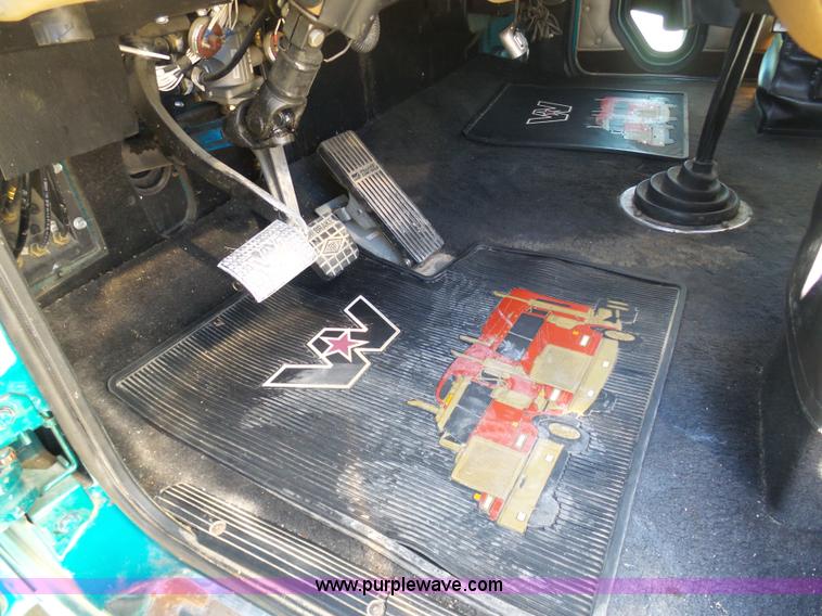 image for item AX9236 2006 Western Star 4900EX semi truck