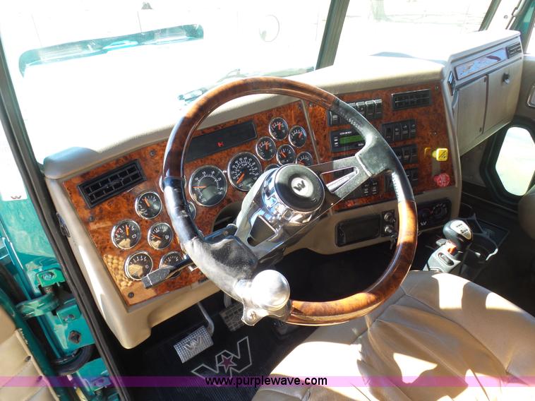 image for item AX9236 2006 Western Star 4900EX semi truck