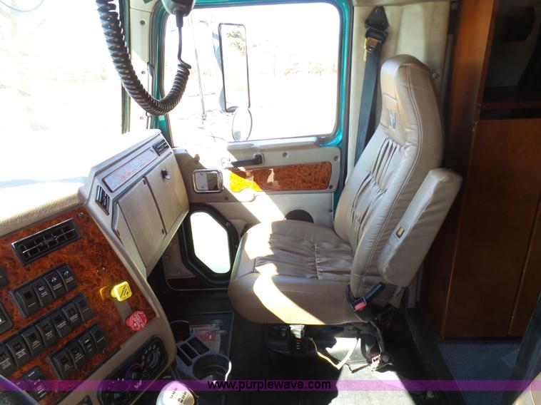 image for item AX9236 2006 Western Star 4900EX semi truck