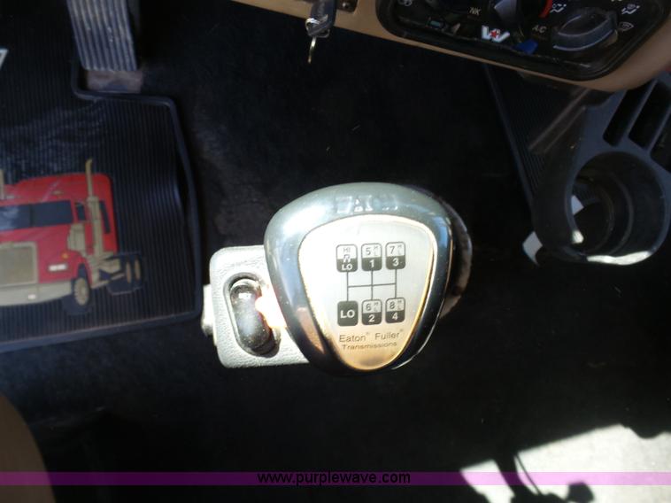 image for item AX9236 2006 Western Star 4900EX semi truck