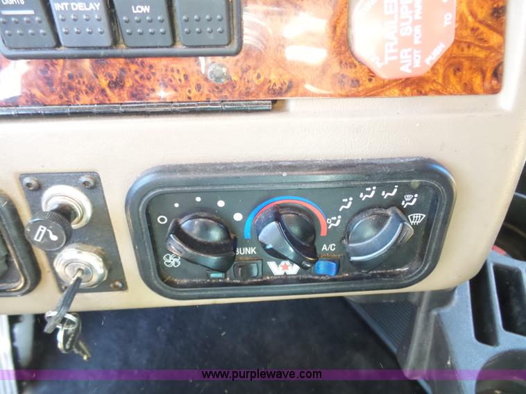 image for item AX9236 2006 Western Star 4900EX semi truck