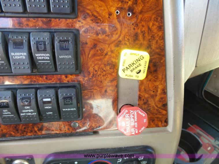 image for item AX9236 2006 Western Star 4900EX semi truck