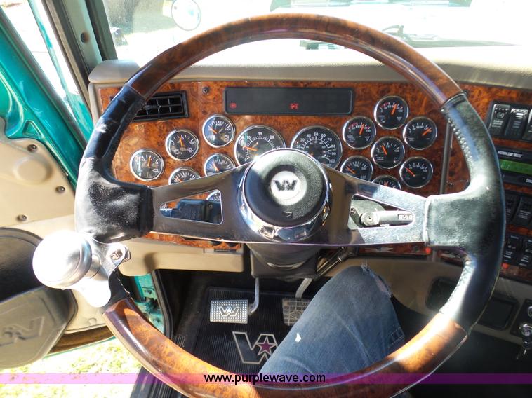 image for item AX9236 2006 Western Star 4900EX semi truck