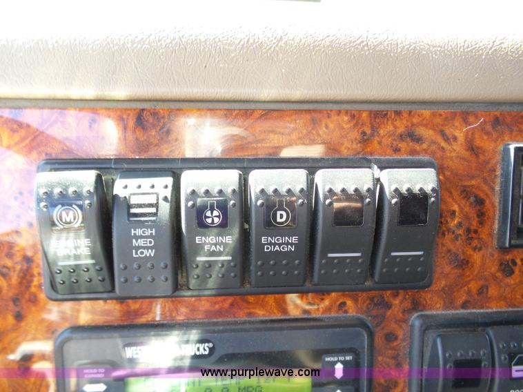 image for item AX9236 2006 Western Star 4900EX semi truck