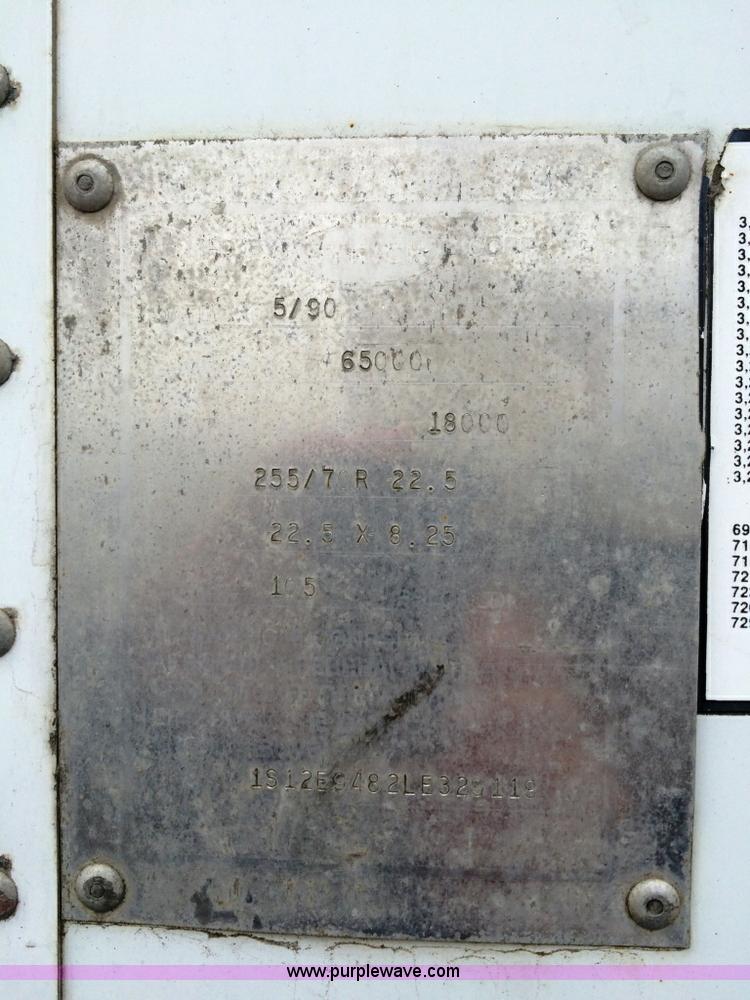 image for item E1894 1990 Strick dry van trailer