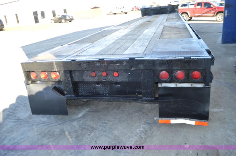 image for item I2751 1993 Trail King drop deck trailer
