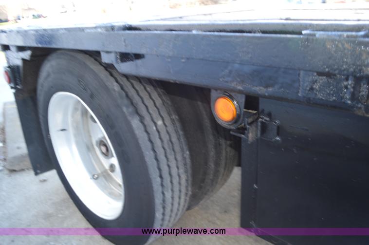 image for item I2751 1993 Trail King drop deck trailer