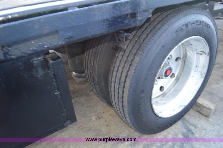 image for item I2751 1993 Trail King drop deck trailer