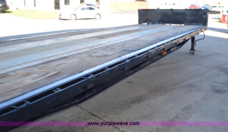 image for item I2751 1993 Trail King drop deck trailer