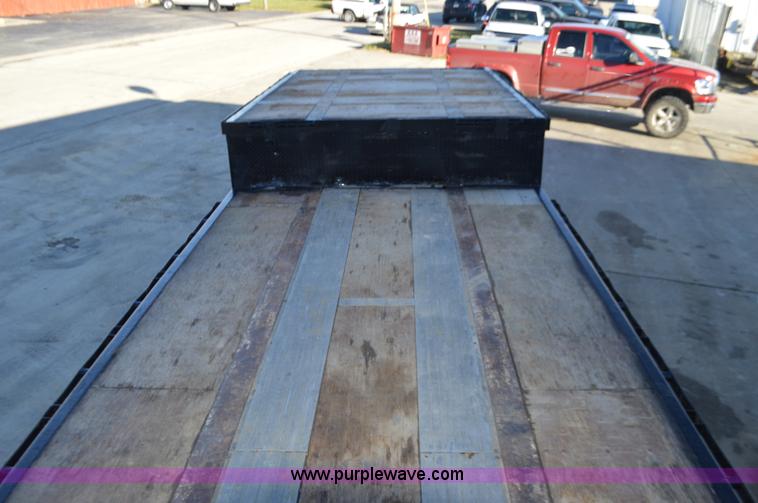 image for item I2751 1993 Trail King drop deck trailer