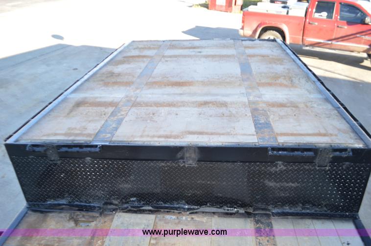 image for item I2751 1993 Trail King drop deck trailer