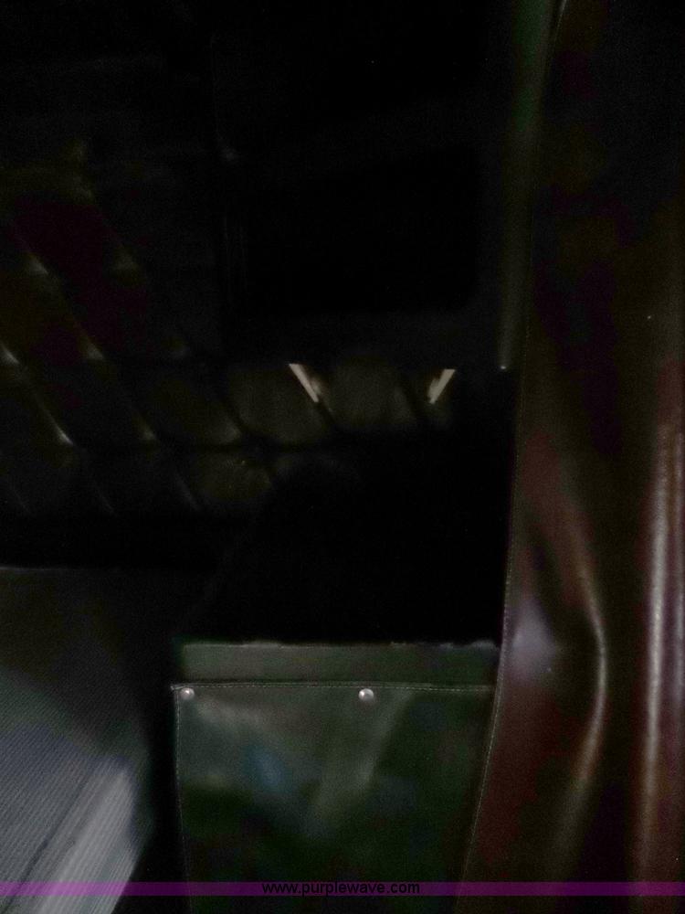 image for item J1254 1993 Freightliner FLD semi truck