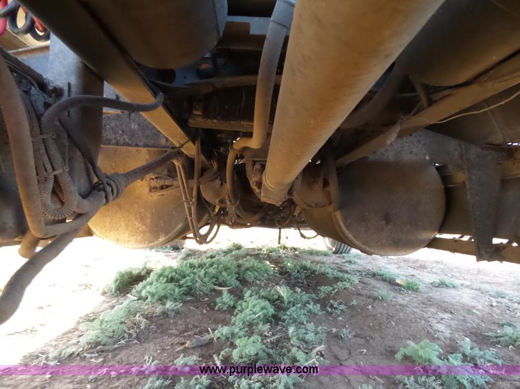 image for item J1254 1993 Freightliner FLD semi truck