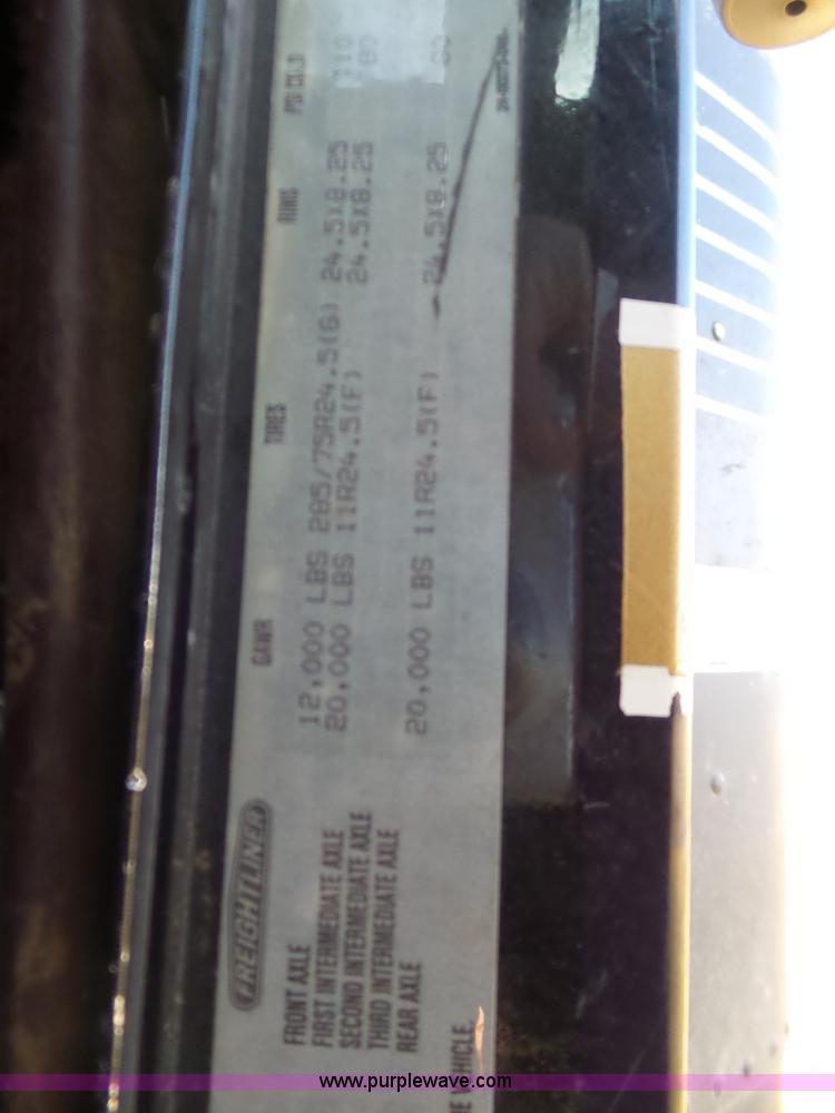 image for item J1254 1993 Freightliner FLD semi truck