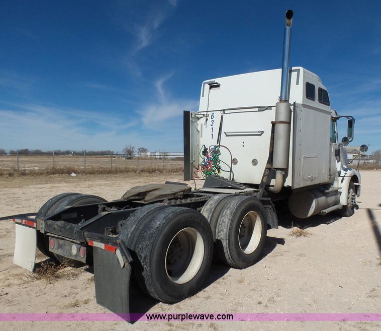image for item J1258 2007 International 9400i semi truck
