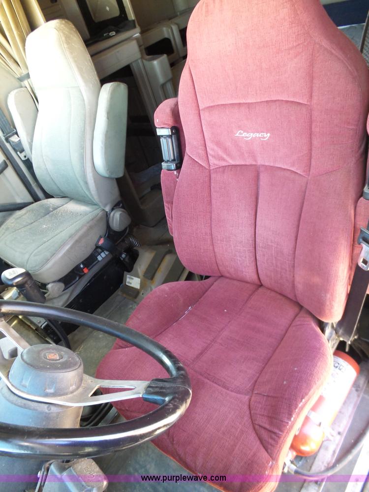 image for item J1258 2007 International 9400i semi truck