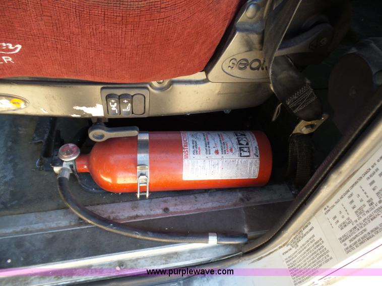 image for item J1258 2007 International 9400i semi truck