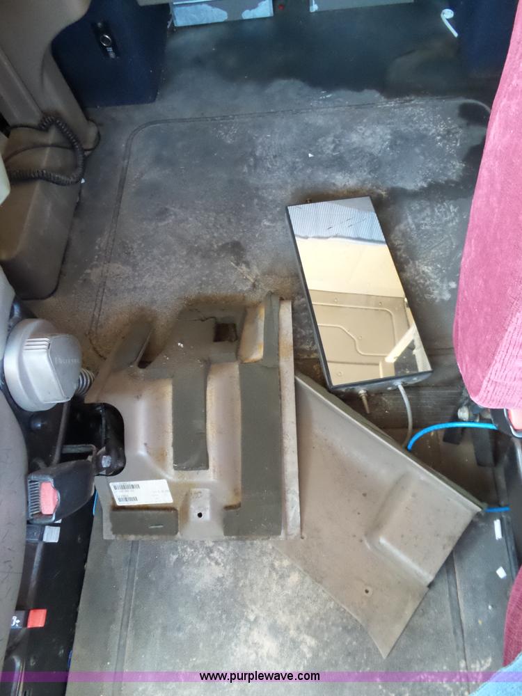 image for item J1258 2007 International 9400i semi truck