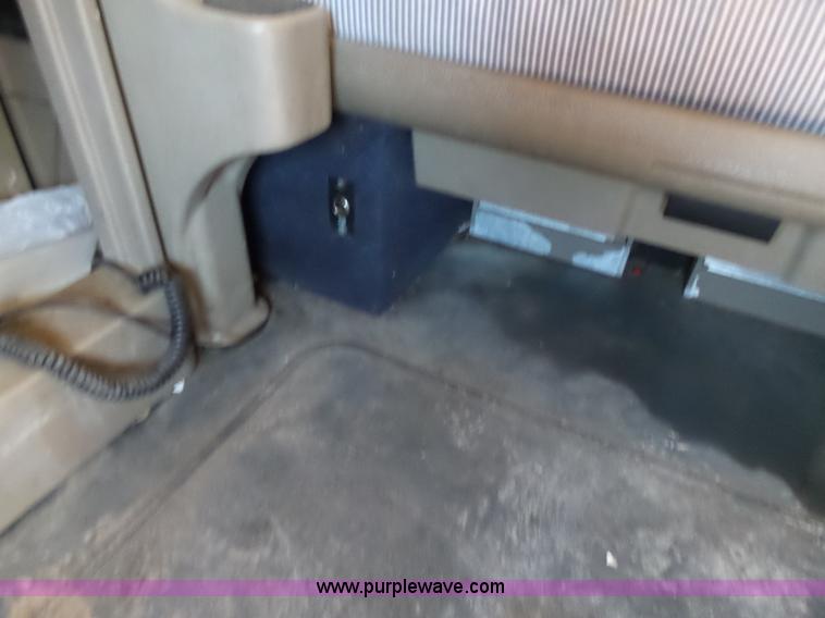 image for item J1258 2007 International 9400i semi truck