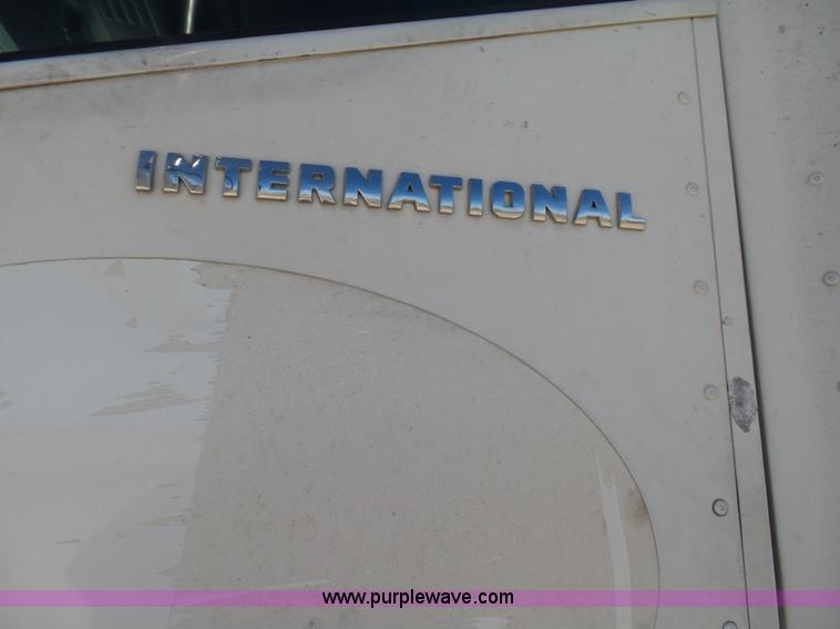 image for item J1258 2007 International 9400i semi truck
