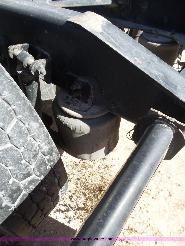 image for item J1258 2007 International 9400i semi truck