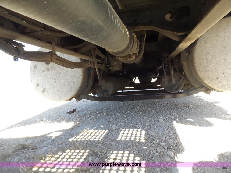 image for item J1258 2007 International 9400i semi truck