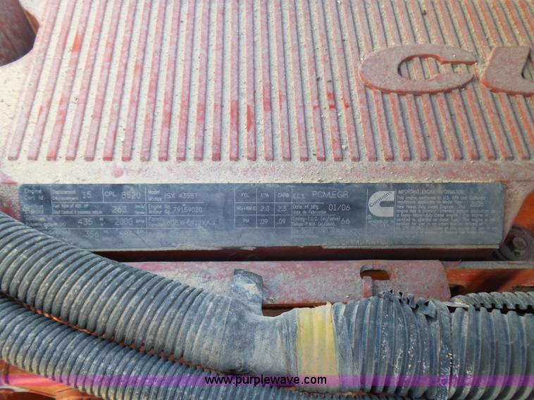 image for item J1258 2007 International 9400i semi truck