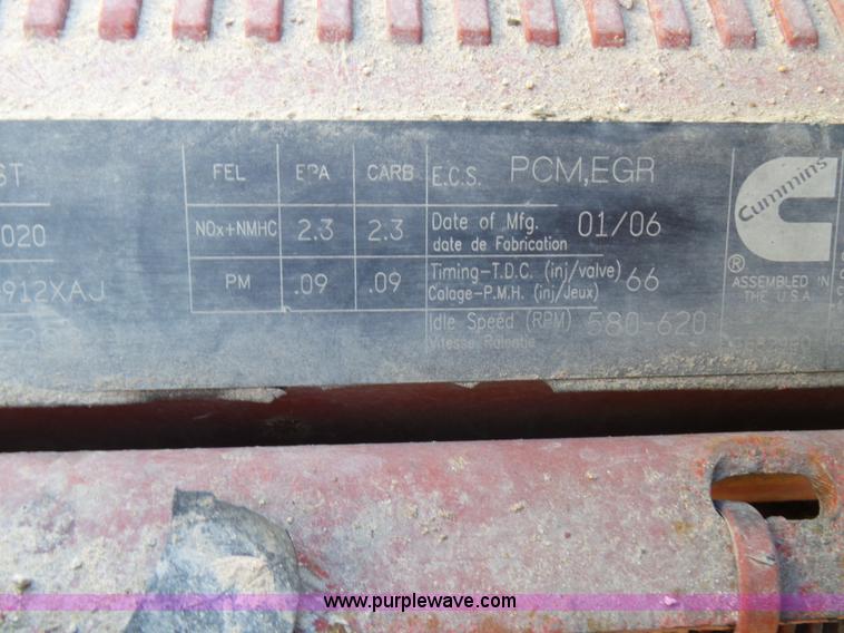 image for item J1258 2007 International 9400i semi truck