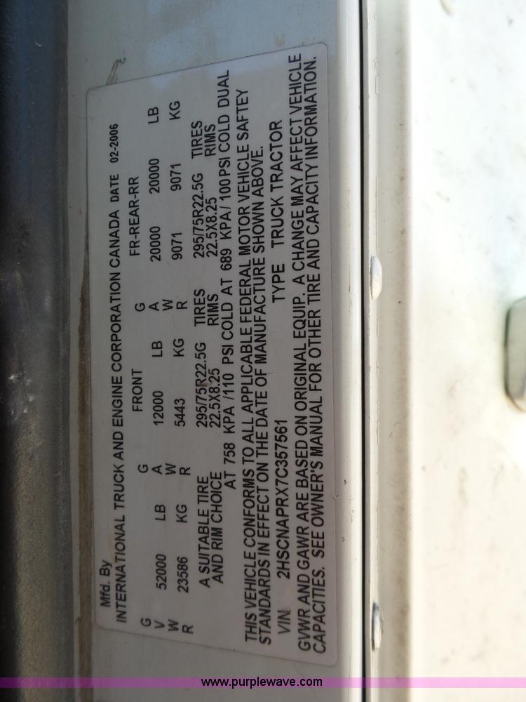 image for item J1258 2007 International 9400i semi truck