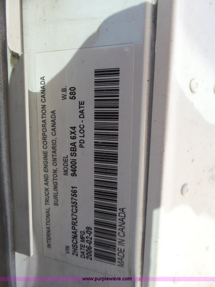 image for item J1258 2007 International 9400i semi truck