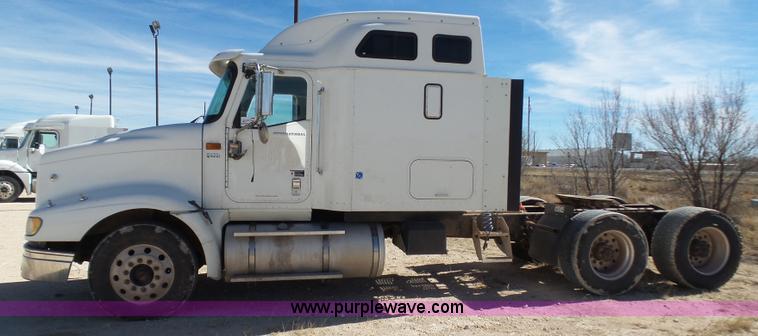 image for item J1259 2006 International 9400i semi truck