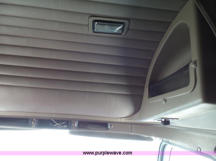 image for item J1259 2006 International 9400i semi truck