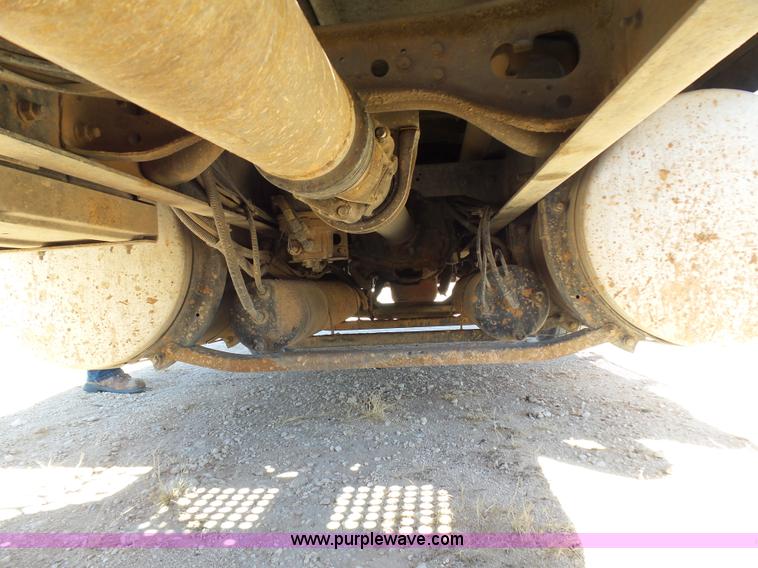 image for item J1259 2006 International 9400i semi truck