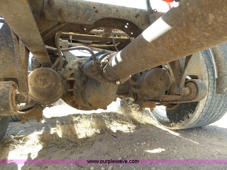 image for item J1259 2006 International 9400i semi truck