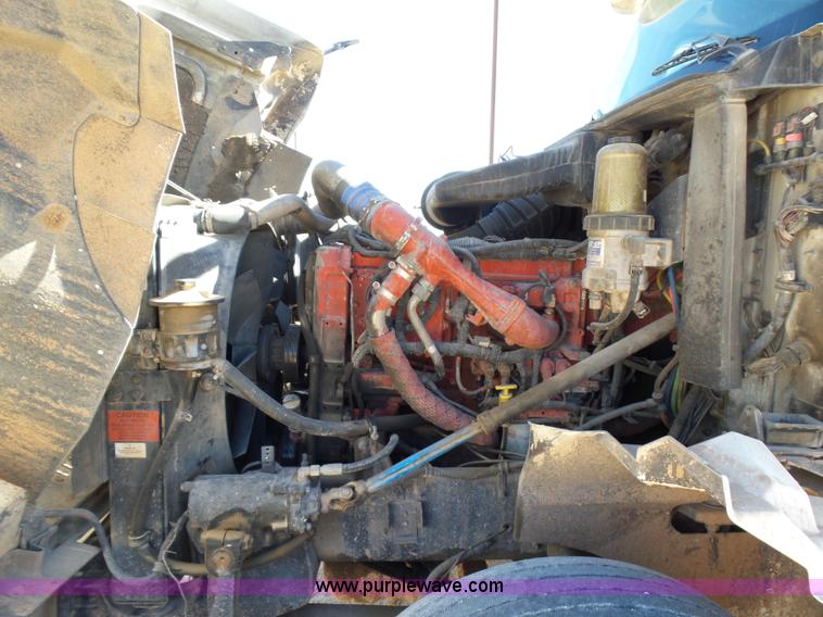 image for item J1259 2006 International 9400i semi truck