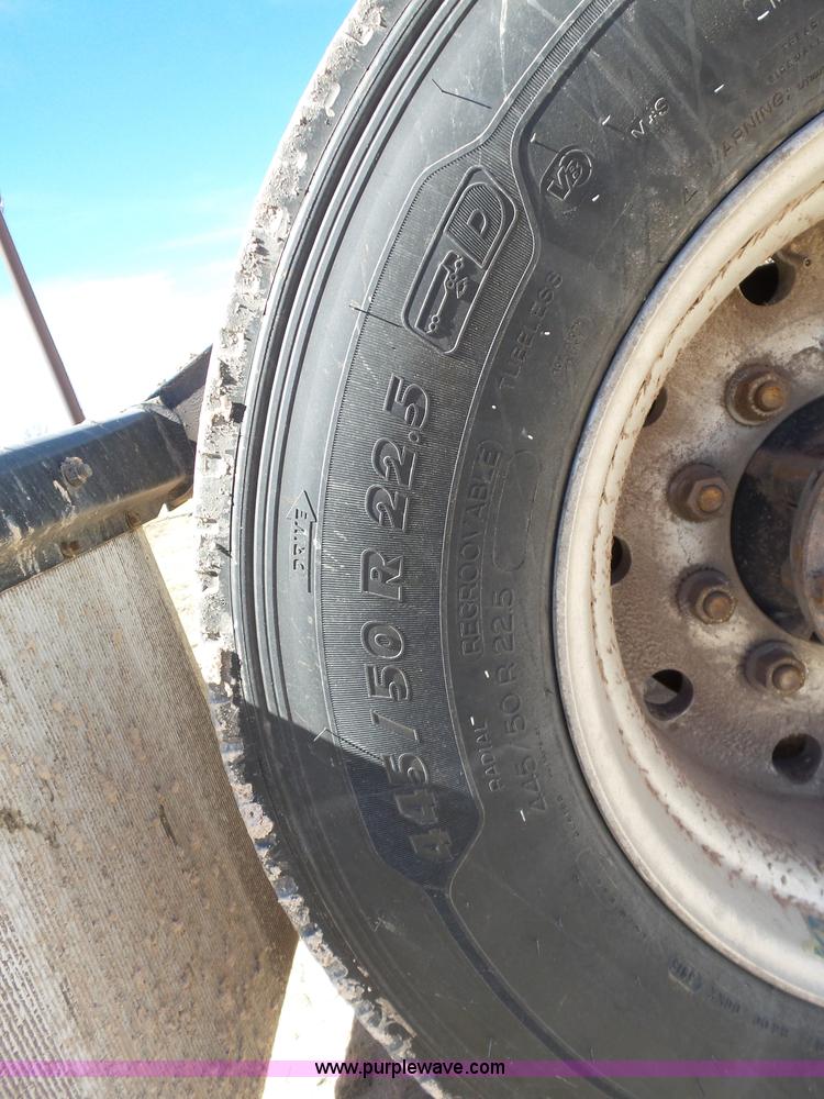 image for item J1259 2006 International 9400i semi truck