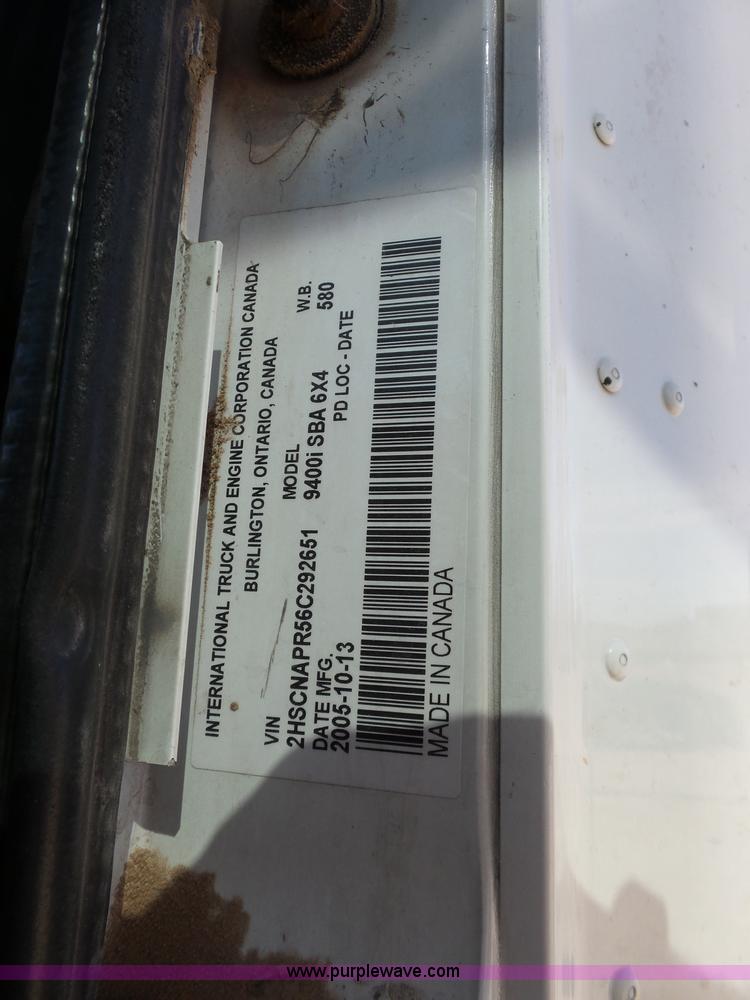 image for item J1259 2006 International 9400i semi truck
